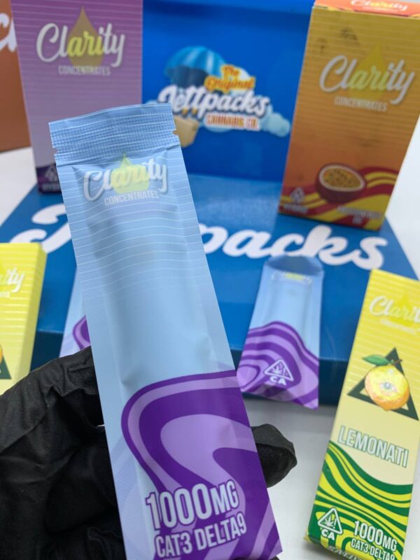 Clarity Disposable Vape – 500mg THC in a sleek, easy-to-use vape for a smooth and flavorful cannabis experience.